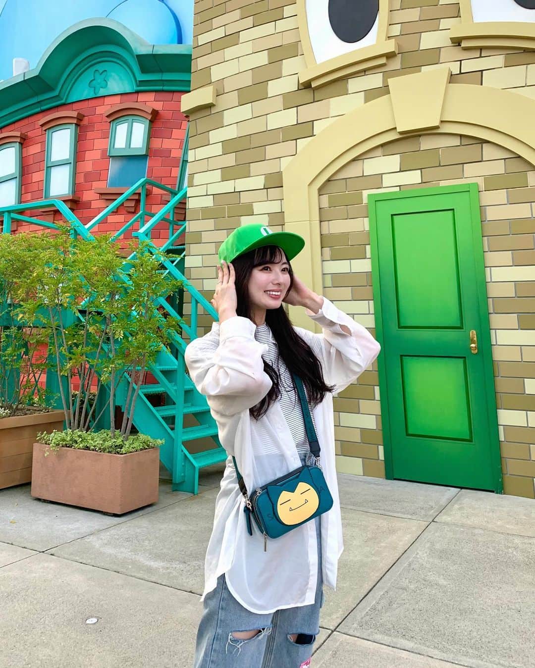 川村まりのインスタグラム：「ルイージとカビゴン  マリオ被ったら、ポケモンマスターみたいになったからルイージにしたよ😂💚」