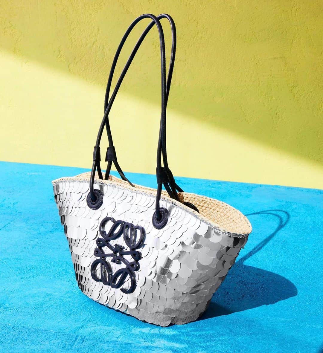 Saks Fifth Avenueのインスタグラム：「We’ve never met a sequined bag we didn’t like ~or need~ and @loewe x Paula's Ibiza Anagram tote is no exception. Tap or head to the link in our bio to shop. #Saks」