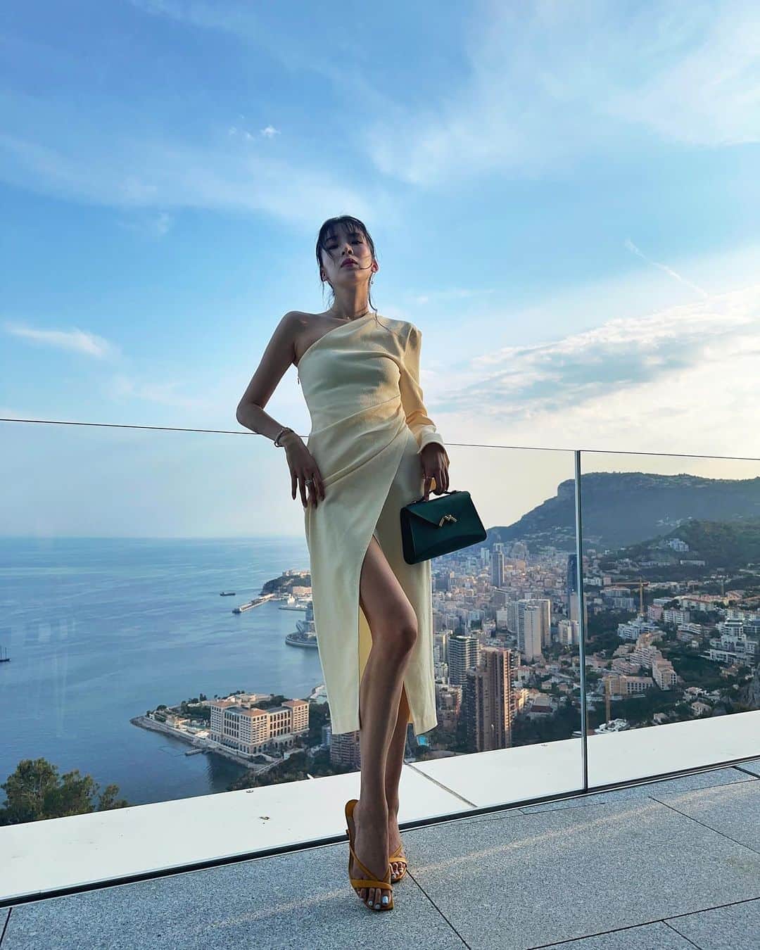 アイリーン・キムのインスタグラム：「Sunsets in Nice 🌈✨」