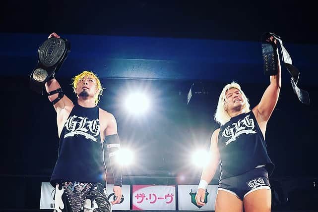 藤田洋平（YO-HEY）のインスタグラム：「V2   そしてnext challenger〜  #黄色い頭と金髪ロン毛」