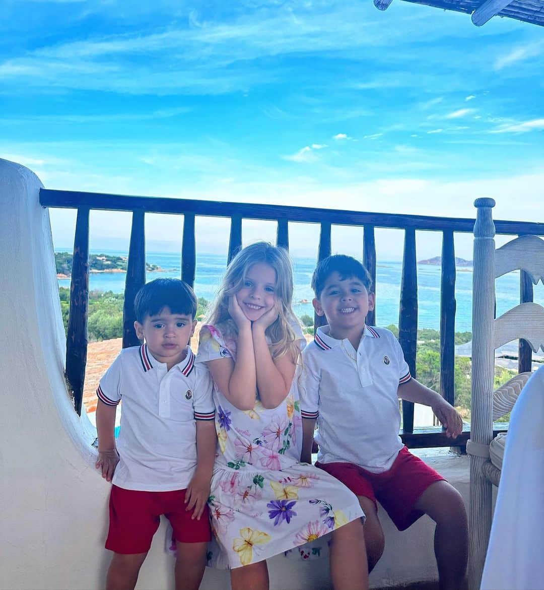 ナタリア・ベッカーのインスタグラム：「In Sardegna! ❤️」