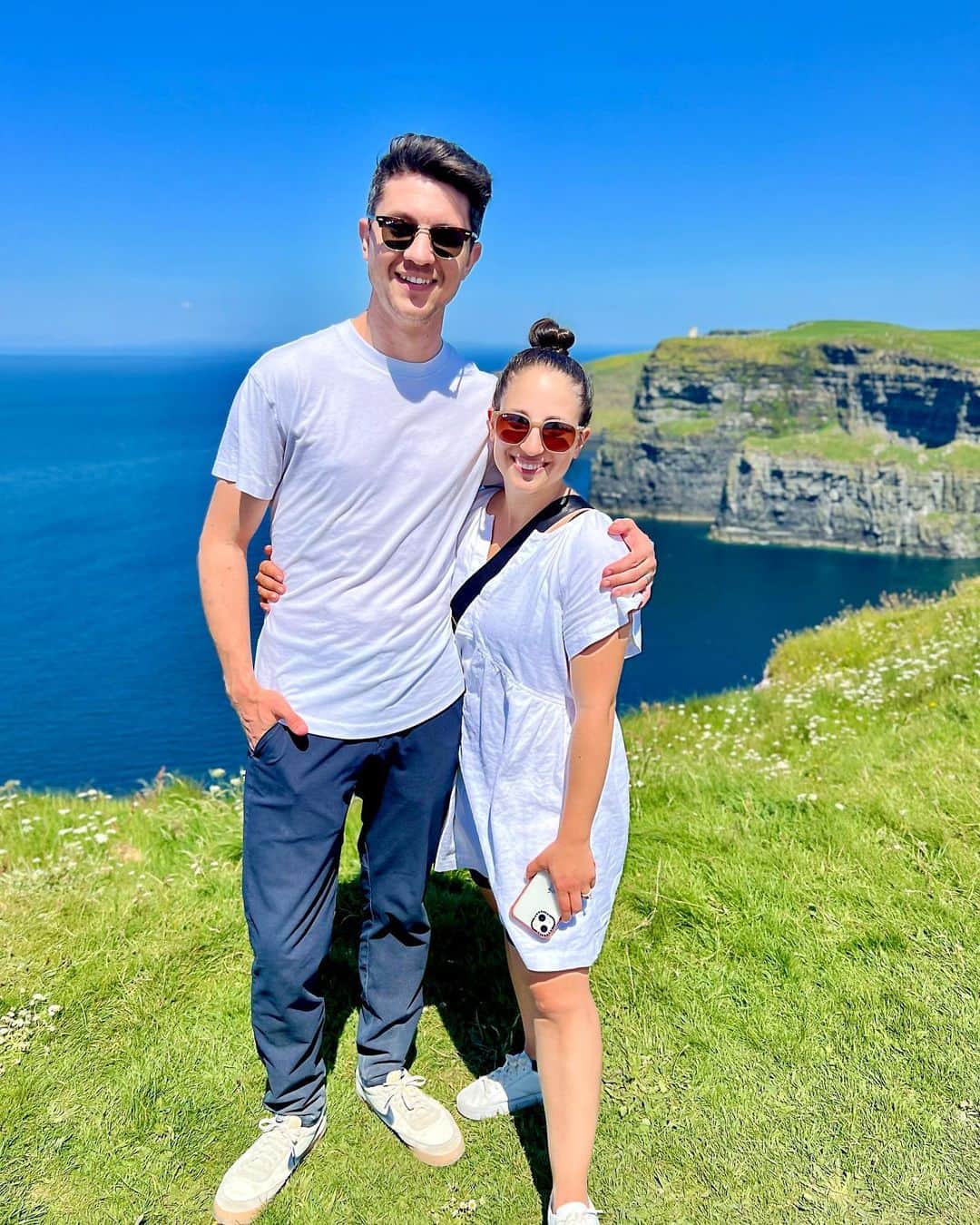 コリン・マクマヌスのインスタグラム：「👋🏻🇮🇪🍀」