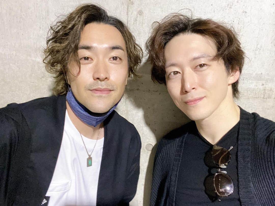 宮尾俊太郎さんのインスタグラム写真 - (宮尾俊太郎Instagram)「#ハリーポッターと呪いの子 一年目の節目でした！！！ 非常に感慨深い！！ 込み上げてくるものがあります！！！」5月31日 23時31分 - shuntaro_miyao