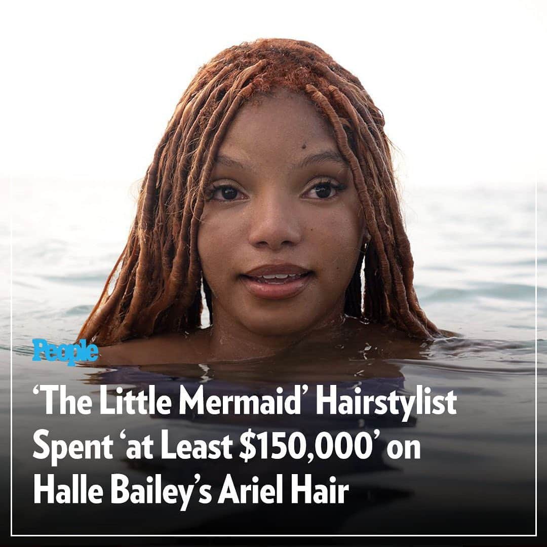 People Magazineさんのインスタグラム写真 - (People MagazineInstagram)「Halle Bailey's hair was a huge focus of the costume and beauty department in the live-action remake of The Little Mermaid. 🌊 That's because Bailey, who plays Ariel, specifically wanted to keep her long natural locs intact while portraying the Disney princess — and it was a task that Oscar-nominated hair department head Camille Friend was up for. ✨ More on how she transformed Bailey into redheaded Ariel at the link in our bio. | 📷: Giles Keyte/Disney」5月31日 23時46分 - people