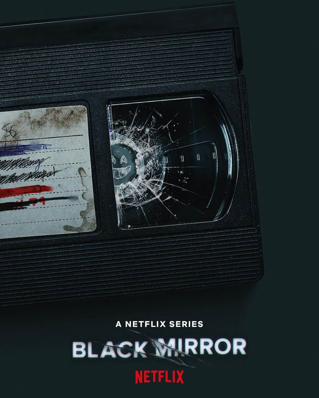 Just Jaredさんのインスタグラム写真 - (Just JaredInstagram)「The trailer for 'Black Mirror" season 6 is finally here and the five brand new episodes will be debuting on June 15! The show is promising its most unexpected season yet with an all-star cast featured throughout. Tap this photo in the LINK IN BIO to watch! #BlackMirror Photos: Netflix」6月1日 0時11分 - justjared