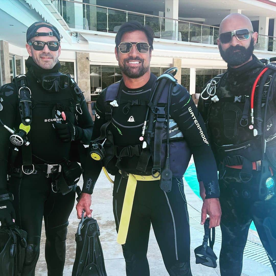 のインスタグラム：「Dive Time #wreckdivinggreece @ouranoupoli_diving_center_」