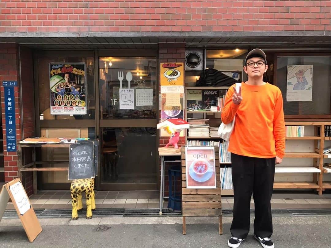 高見雄登さんのインスタグラム写真 - (高見雄登Instagram)「FOLK old book store さんでの木村耕太郎アニキの展示は6/11までです。 6/9にんじん？にんじん色のロンT？ 匂わせ？  6/3(土) 「緑田買いライブ」 会場 森ノ宮漫才劇場 17:45開場 / 18:00開演 チケット¥1,200 出演 kento fukaya/今井らいぱち らぶおじさん/春すけ/ナナ 若葉のころ/侍スライス/スーズ らいおんうどん  6/11(日) 「マイルド軍団祇園定例会」 会場 よしもと祇園花月 18:40開場 / 19:00開演 チケット¥2,500 出演 三浦マイルド 金属バット/黒帯/スーズ 風穴あけるズ/にぼしいわし/他  6/13(火) 「NORA」 会場 道頓堀ZAZA HOUSE 18:45開場 / 19:00開演 チケット前売¥1,800 配信¥1,500 出演 五次元のシャボン玉(爆ノ介/かんざき) ラフ次元/ Dr.ハインリッヒ 金属バット/スーズ/にぼしいわし  6/17(土) 「アングライブ」 会場 道頓堀ZAZA HOUSE 20:15開場 / 20:30開演 チケット前売¥1,500 当日¥1,800 配信¥1,500 出演 シゲカズです/黒帯/滝音 ドーナツ・ピーナツ/どんちっち 20世紀/スーズ  高見ピン 6/16(金) 「ZiDol TOKYO ONEMAN LIVE」 会場 新宿ReNY 18:45開場 / 19:30開演 チケット¥3,500 (1drink¥500別) 出演 ZiDol  【展示】 5/13(土)-6/11(日) KIMURA KOTARO SOLO EXHIBITION 「絵ピソ〜ド」 会場 FOLK old book store 会期中月曜休み 火-金 13:00-19:00 土日 13:00-18:00 入場無料」6月1日 0時09分 - yutotakami