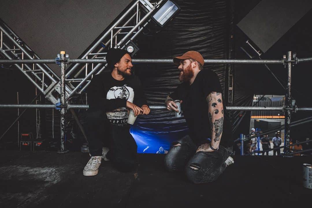 Adventure Clubさんのインスタグラム写真 - (Adventure ClubInstagram)「the way we look at each other🤝the way we look at a ribeye // thank you @smftampa, you were incredible!  - our upcoming shows are selling quick quick and they’re all in our bio - 📸 @druenotdrew」6月1日 0時22分 - adventureclub