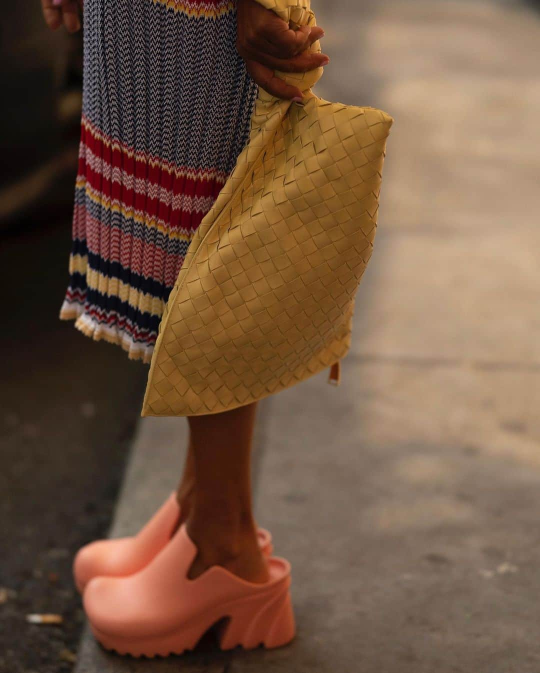 Blonde Saladさんのインスタグラム写真 - (Blonde SaladInstagram)「Some Summer fashion inspo from the coolest New York Street Style 🌞✨  📸 Imaxtree   #SummerStyle #Bags #Accessories #StreetStyle #TheBlondeSalad」6月1日 0時26分 - theblondesalad