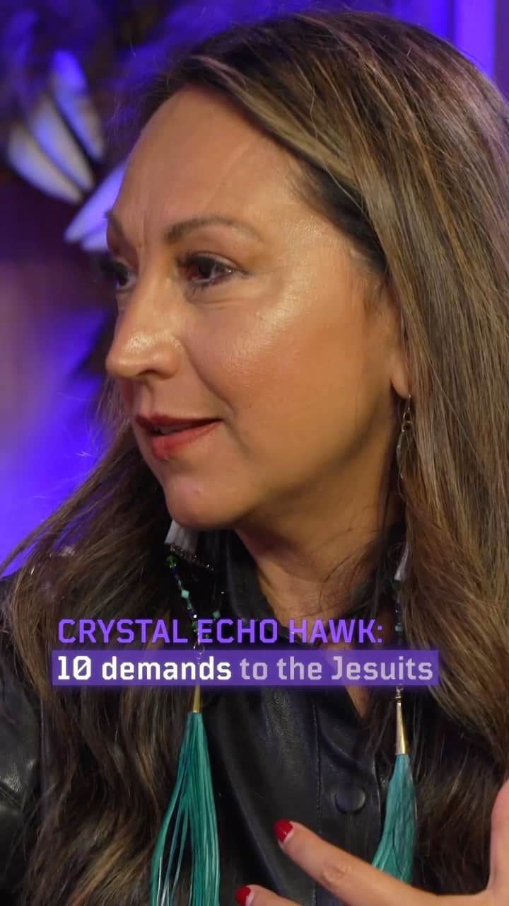 アンソニー・ペディラのインスタグラム：「@illuminative founder crystalechohawk discusses the history of Native boarding schools, specifically Red Cloud Indian School in South Dakota, where Native youth were forced to attend in an effort to assimilate Native peoples and erase Native culture. Learn more on her podcast “American Genocide” available on all streaming platforms #illuminative #americangenocidepodcast」