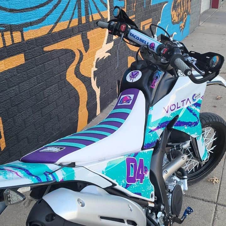 Taco Bellのインスタグラム：「vroom vroom」
