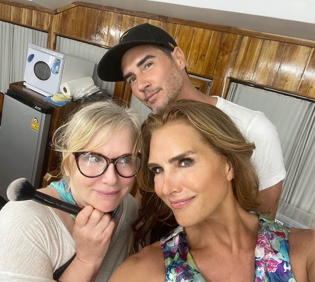 ポール・ノートンのインスタグラム：「Happy Birthday @brookeshields ! You bring so much joy to those around you! Love you so much!! Sorry @triciaheinemua I had to post the accidental birdie, you’re too cute! #brookeshields #foreveryoung」