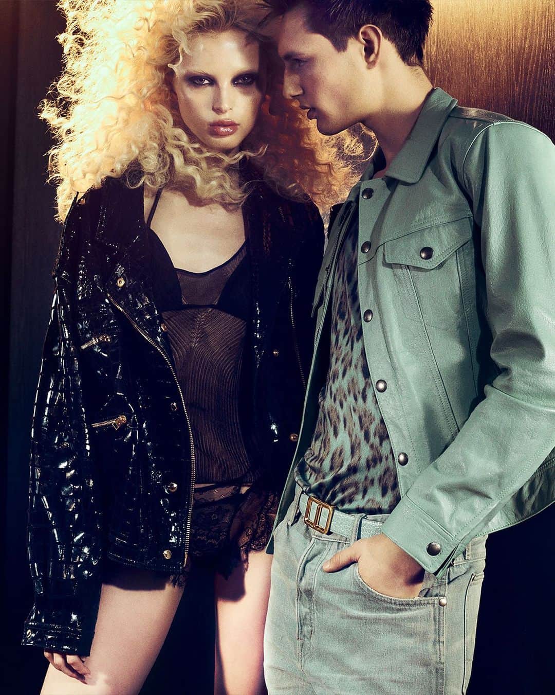 トムフォードのインスタグラム：「CONFIDENT ELEGANCE.   DISCOVER THE #TOMFORDSS23 COLLECTION.   #TOMFORD」