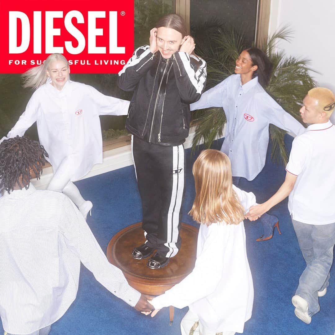 ディーゼルのインスタグラム：「Free to be you and me.   Members of DieselTopia signal their loyalty to the “D” through a stylish uniform. The Oval D insignia, defined by the D logo surrounded by an oval, has expanded from the best-selling 1DR bag to a full collection of ready-to-wear, underwear, beachwear and accessories.     Creative Director @GlennMartens, Art Director Christopher Simmonds and photographer @MariliAndre’s DieselTopia campaign is a playful send up of the concept of cult products and logomania in light of Diesel’s commitment to personal freedom and individual expression.    Styling: @UrsinaGysi   See more from the campaign and #DieselPreFall23 Oval D collection at the link in bio.  #ForSuccessfulLiving」