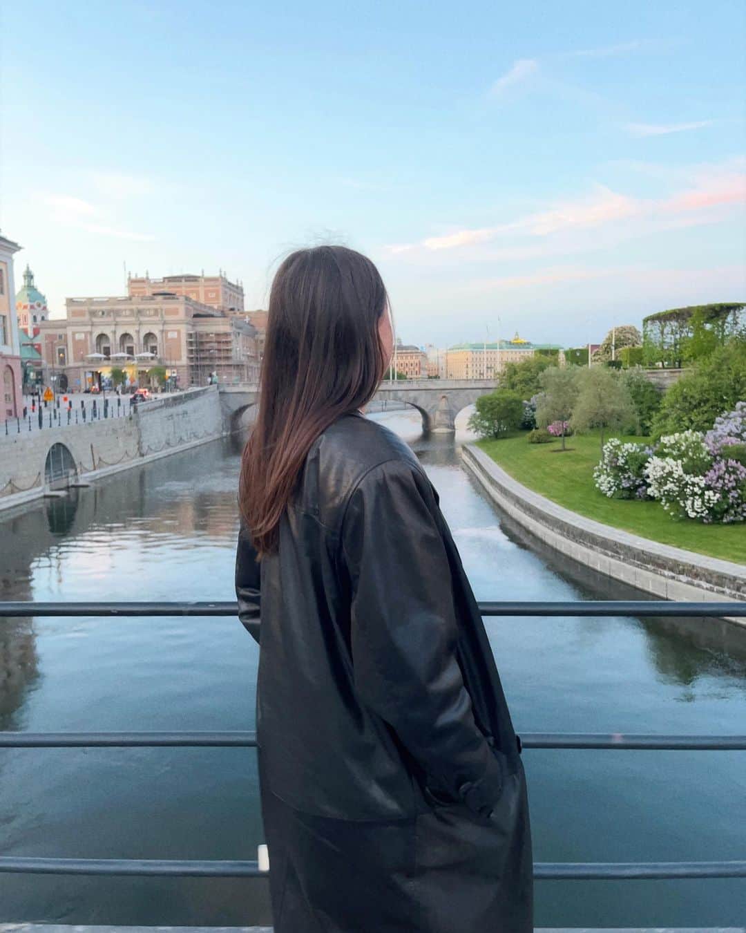 アンディー・トレスさんのインスタグラム写真 - (アンディー・トレスInstagram)「6 years later 💙🫶🏼💛#stockholm」6月1日 0時56分 - stylescrapbook