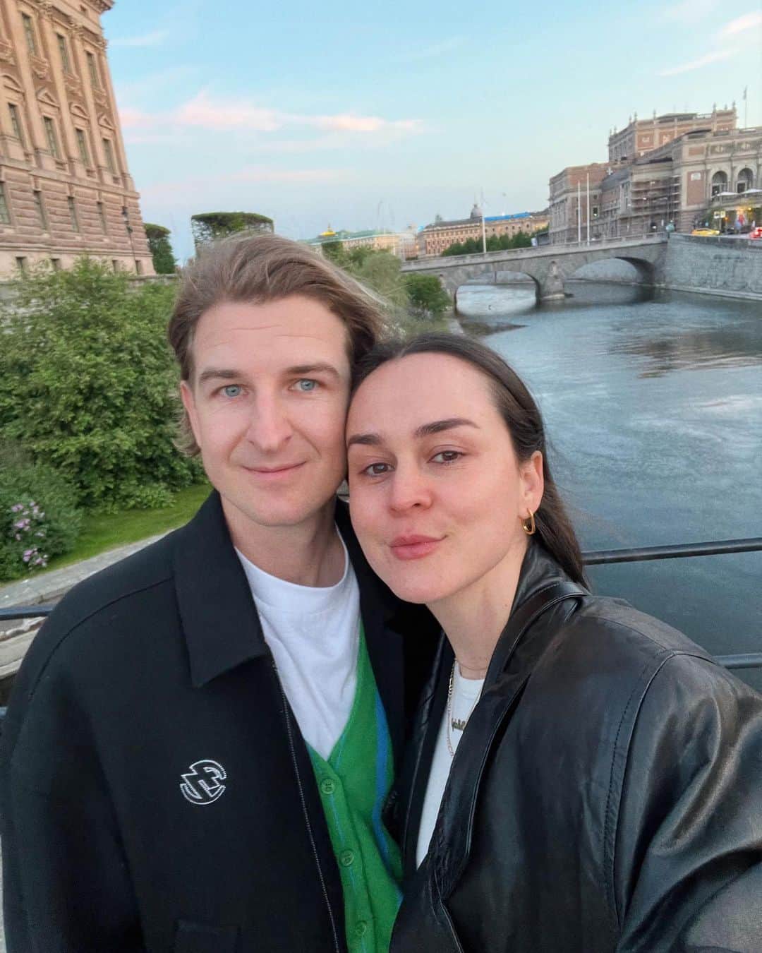 アンディー・トレスさんのインスタグラム写真 - (アンディー・トレスInstagram)「6 years later 💙🫶🏼💛#stockholm」6月1日 0時56分 - stylescrapbook