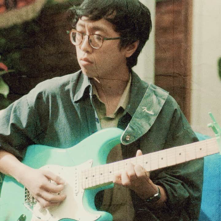 Fender Guitarのインスタグラム：「@noahyoo__ from @wearecafune shares what Fender means to him and gives us a taste of the Seafoam Green Player Stratocaster HSS. Head over to the link in bio to learn more about this series.」