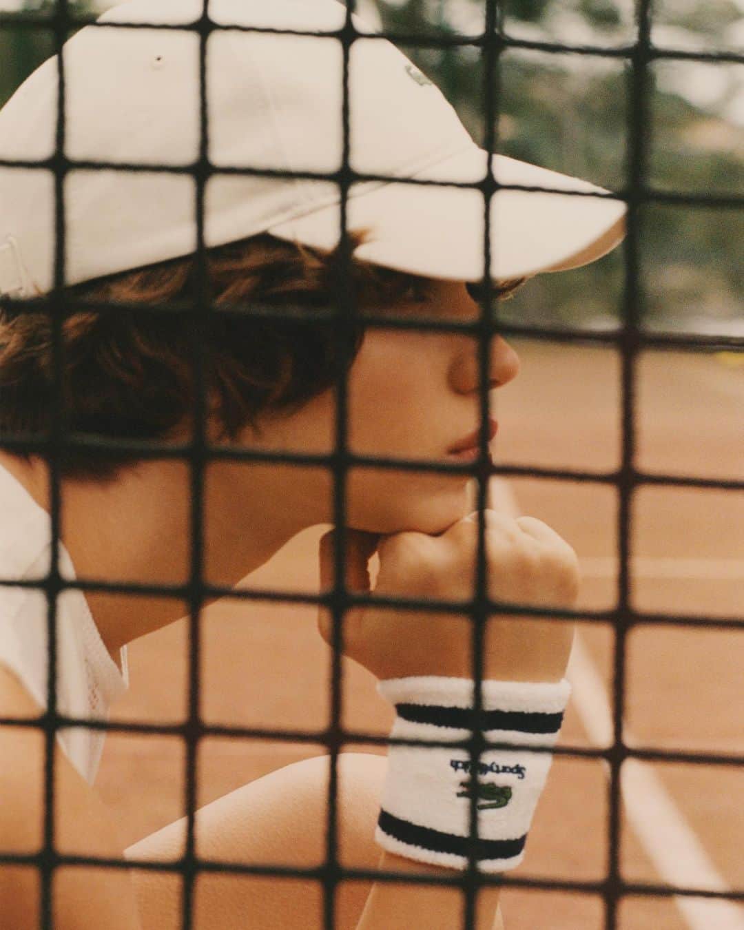 Lacosteさんのインスタグラム写真 - (LacosteInstagram)「Play tennis. Get lots of sleep. Drink plenty of water.   Introducing #LacostexSportyAndRich collection: inspired by the court, created for the city. ✨」6月1日 1時00分 - lacoste