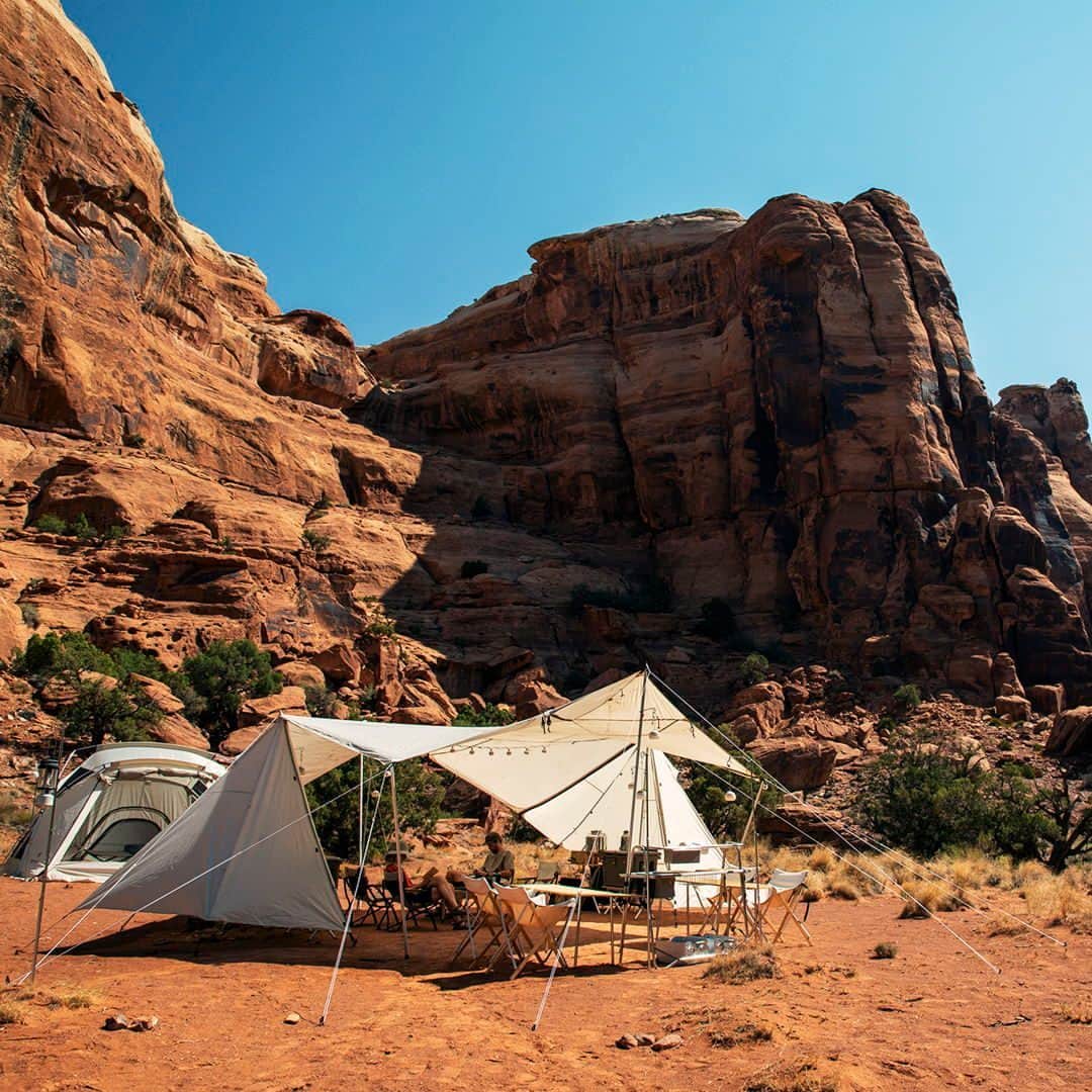 のインスタグラム：「What's your bucket list camping destination?   Wherever you're headed, follow @snowpeakusa for camping tips, inspirational setups and tasty outdoor recipes.」