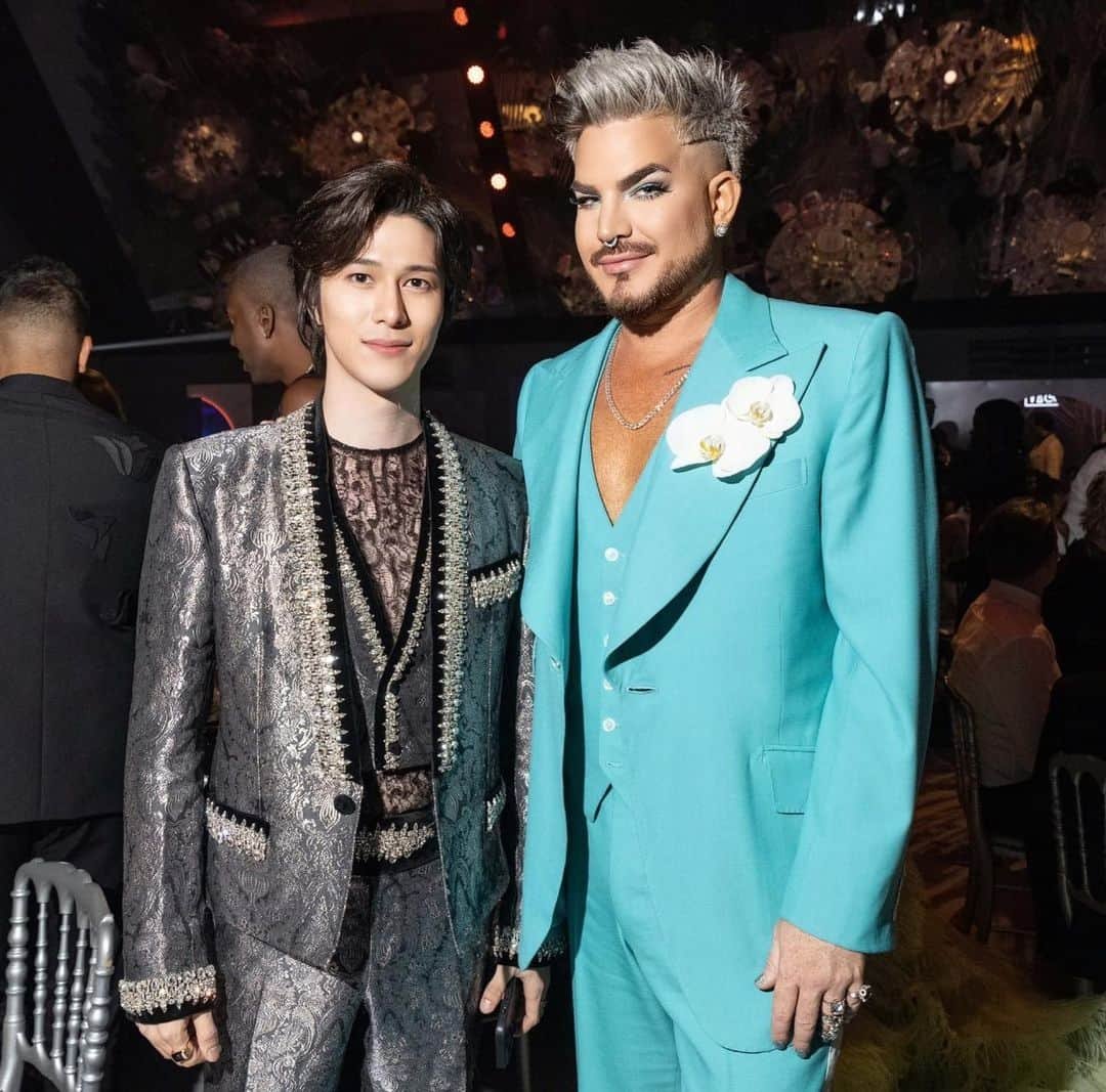 髙石リエムさんのインスタグラム写真 - (髙石リエムInstagram)「I’m not small, he’s wearing platforms we’re both 185cm  @adamlambert but damn❤️‍🔥 * 俺ら2人とも185センチです、彼プラットフォーム履いてるだけです笑  @amfar  @chopard @dolcegabbana   #adamlambert #amfar #dolcegabbana  #アダムランバート #cannes」6月1日 1時16分 - liamt_p