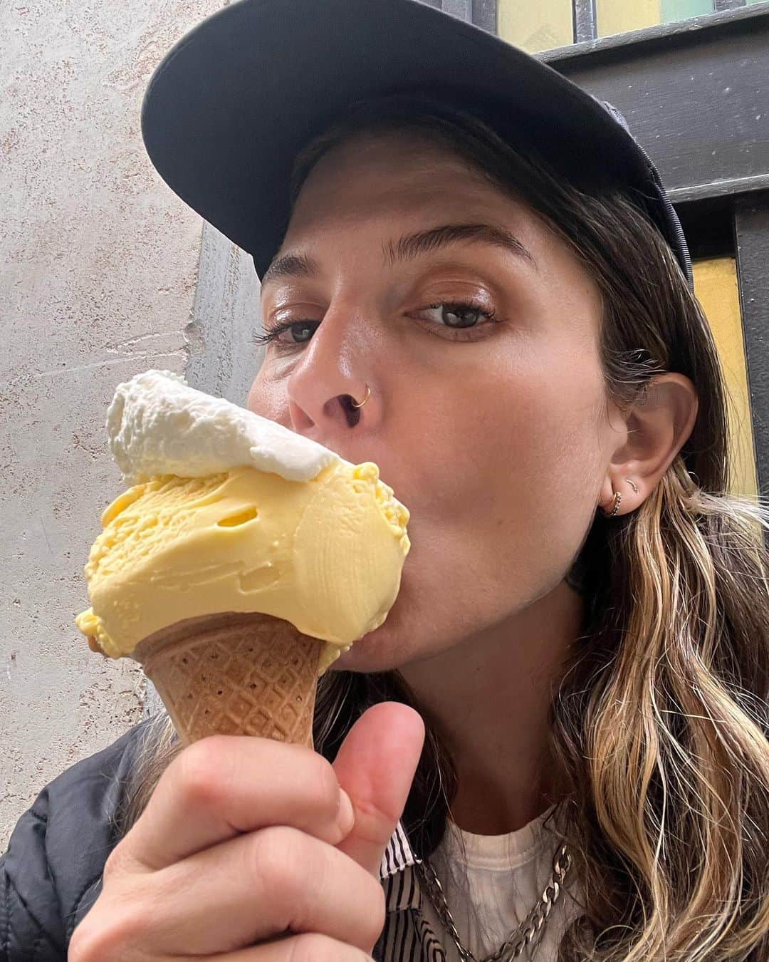glorianotoのインスタグラム：「Me lately // On a Selfie food  tour 🇮🇹🏳️‍🌈」