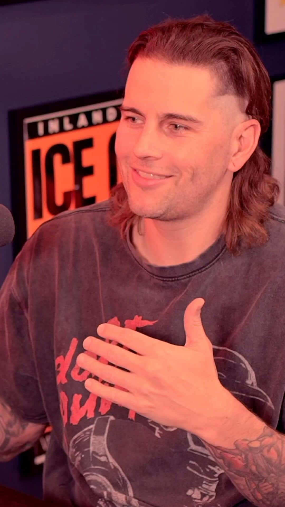 のインスタグラム：「Artist Friendly with M Shadows of @avengedsevenfold talking about the new record and life. The destination is in the journey, we talk about the philosophies that I believe are the foundation of this record and that I think make this the most important chapter of A7X yet ✨🤘🔥❤️」
