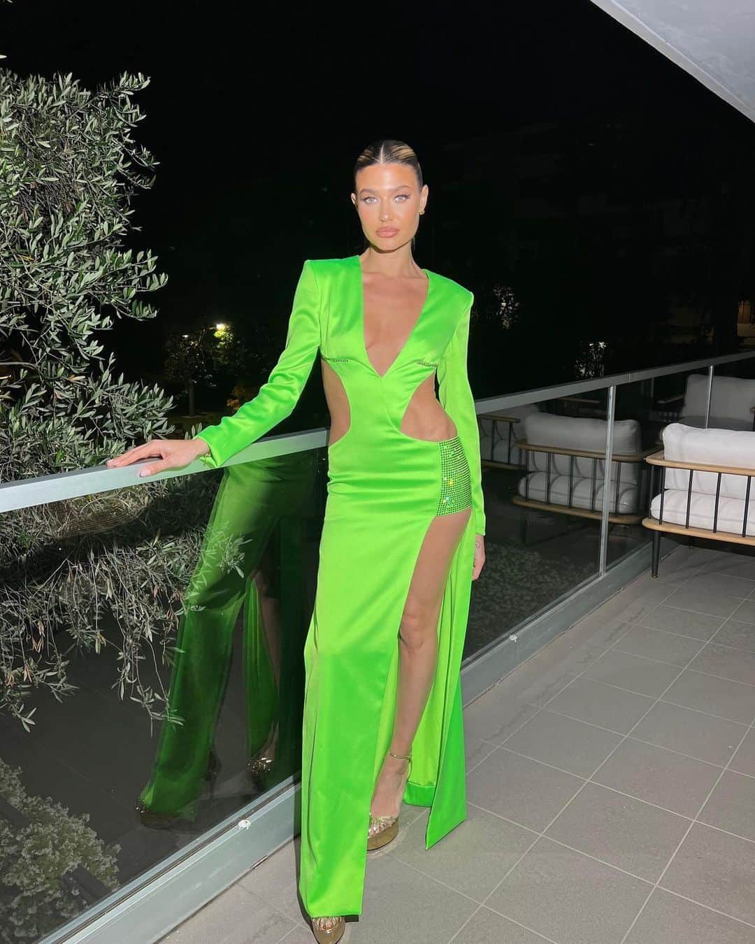 ジェニーさんのインスタグラム写真 - (ジェニーInstagram)「Sabrina Mariev wore a GENNY green gown with rhinestones at the 76th annual Cannes Film Festival.  #Cannes2023 @sabrinamariev  @festivaldecannes」6月1日 1時45分 - gennyofficial