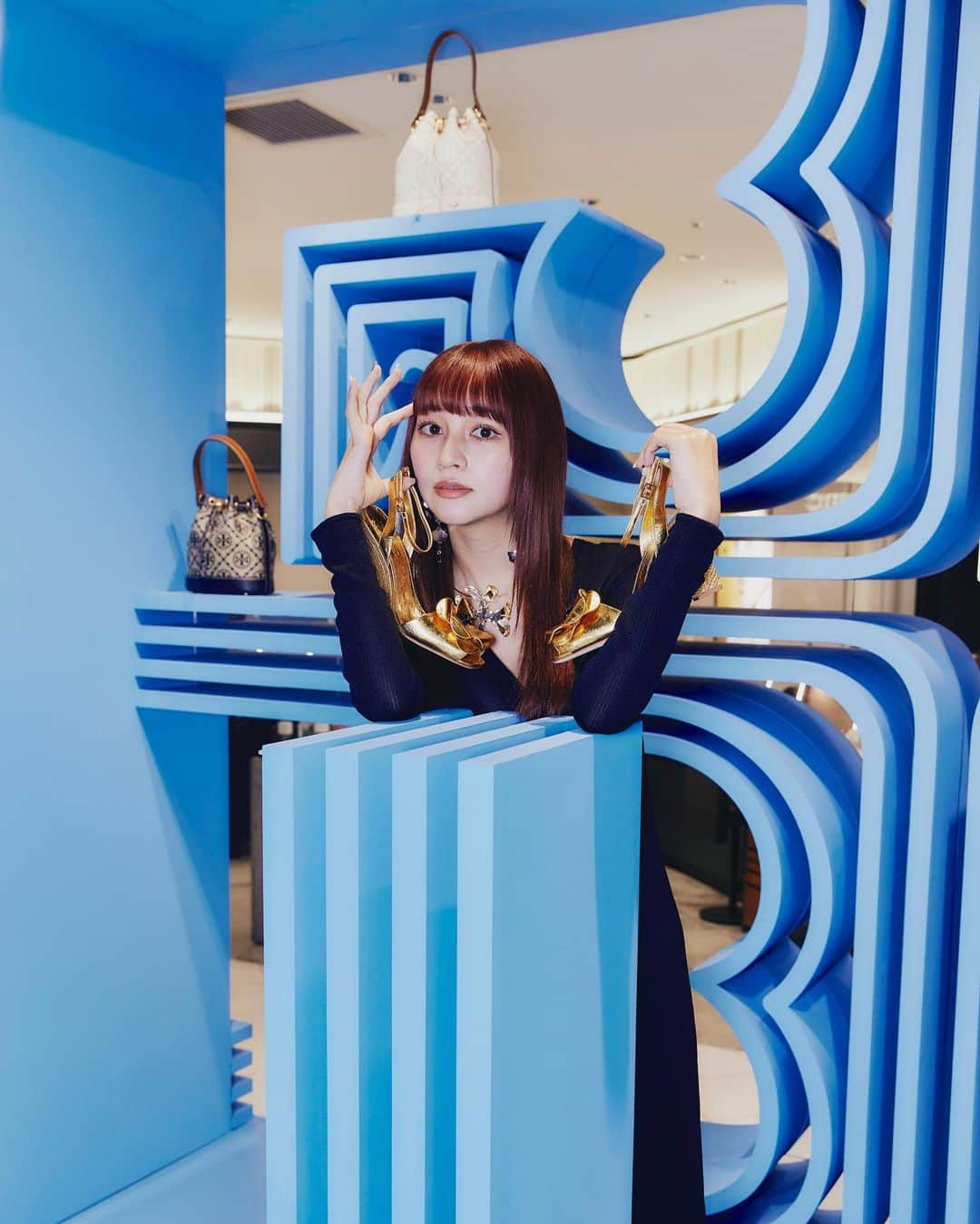 長谷川美月さんのインスタグラム写真 - (長谷川美月Instagram)「@toryburch pop-up💎🐚👒  先日から開催されている Tory Burchのpop-up storeに お邪魔してきました୨୧  夏らしい素敵なアイテムたくさんで 心がキラキラ満タン🫧  #toryburch #トリーバーチ #DestinationAnywhere」6月1日 18時00分 - mxx.____29