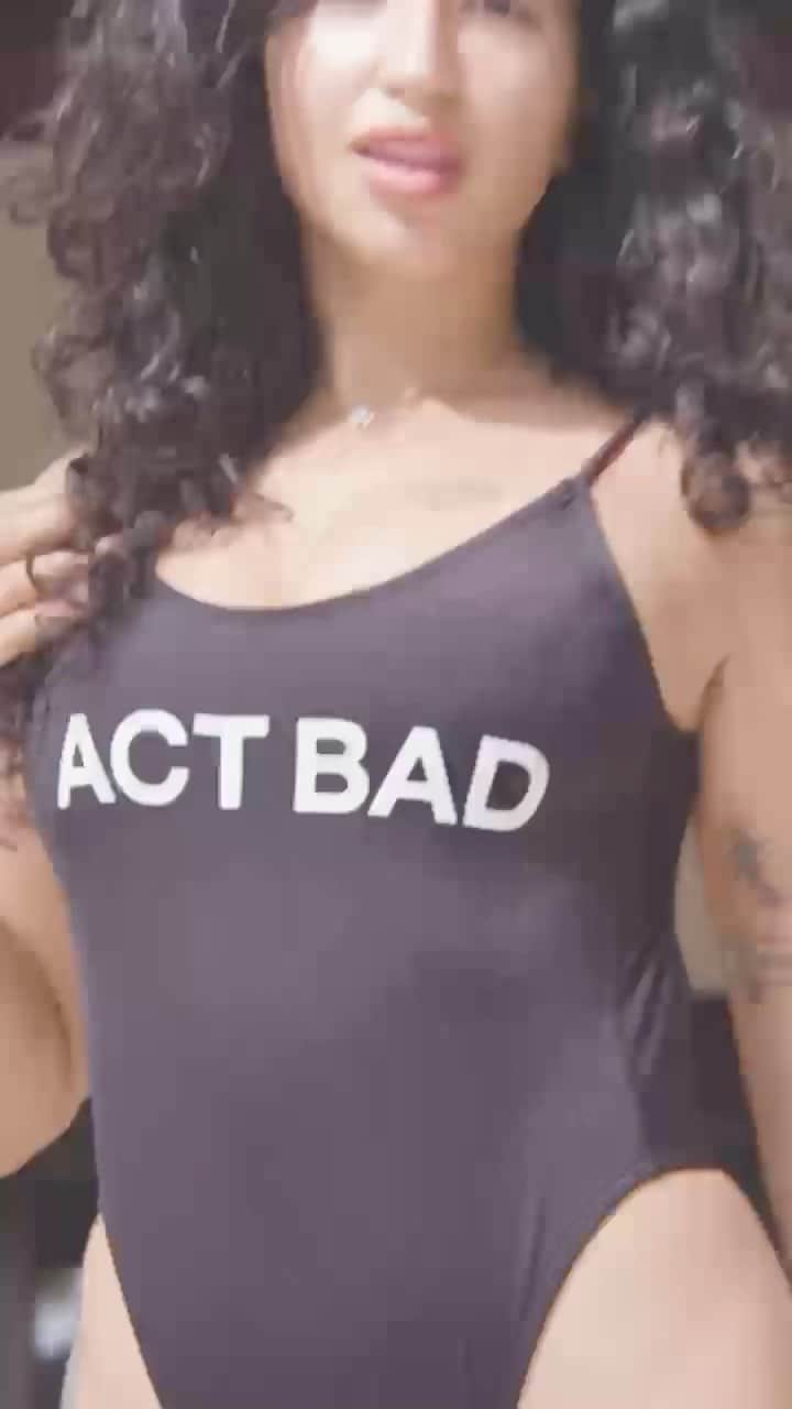 ファボラスのインスタグラム：「The ACT BAD Pool Parties are ACTIVATED for the Summer.. This was the FIRST but not the LAST.. We was Actin’ Bad for Memorial Day 🇺🇸  #ACTBAD OUT NOW  ***LINK IN BIO***」