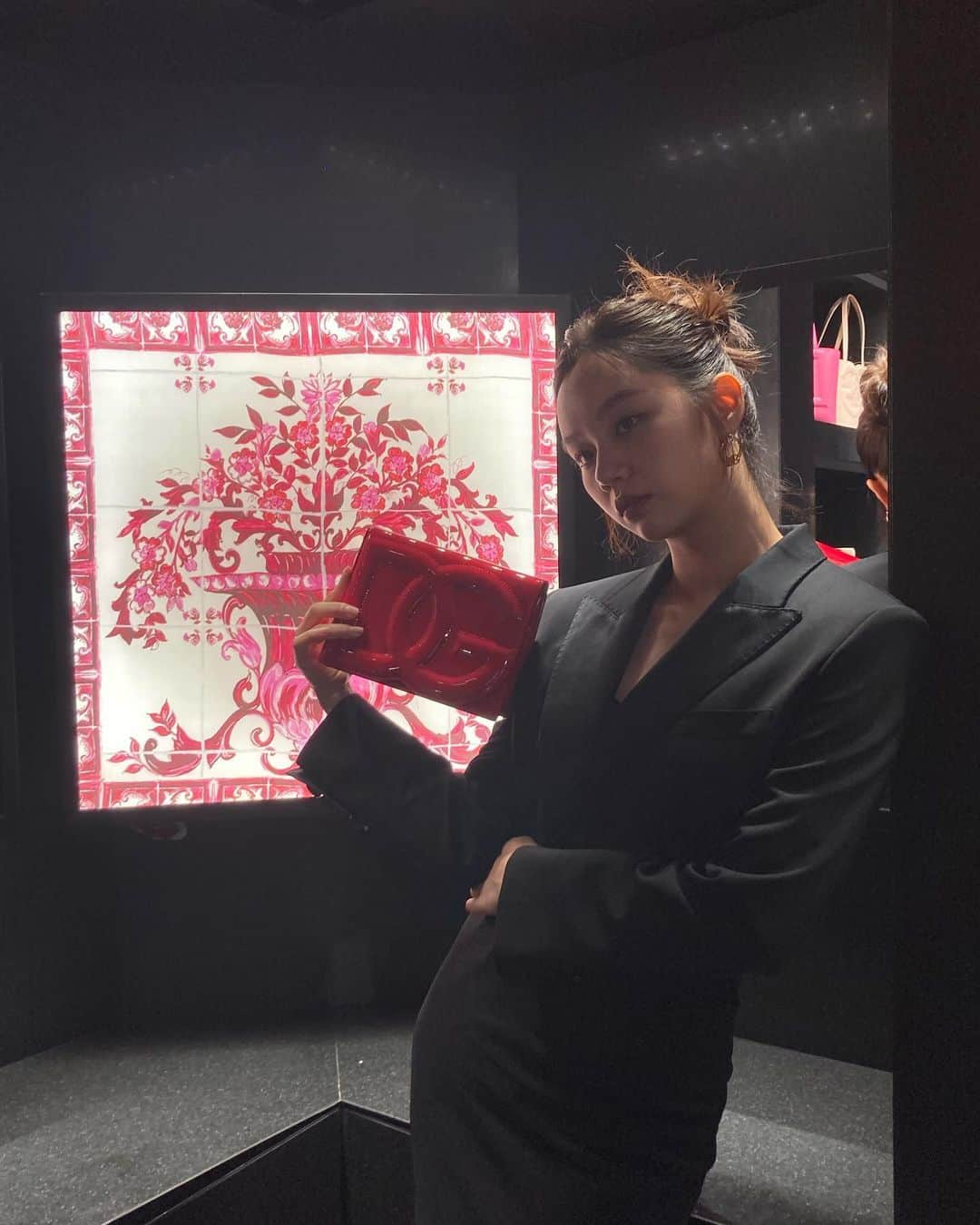 ヘリ さんのインスタグラム写真 - (ヘリ Instagram)「Dolce&Gabbana❤️  #돌체앤가바나  #dolcegabbana  #DG로고백  #DGLogoBag」6月1日 2時00分 - hyeri_0609