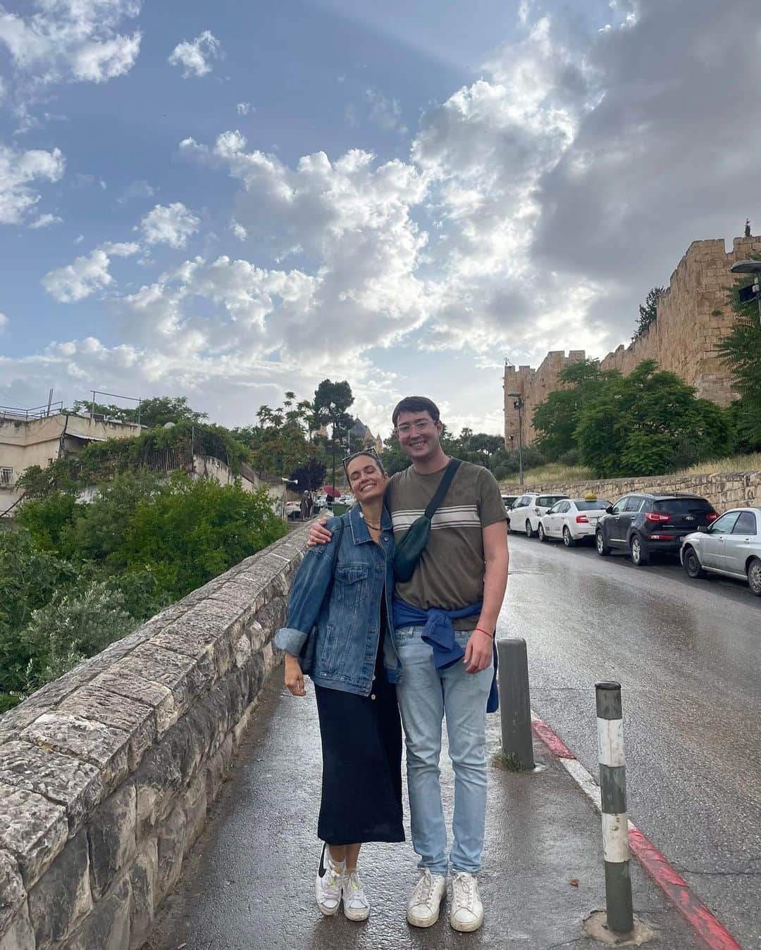 トーレイ・デヴィートさんのインスタグラム写真 - (トーレイ・デヴィートInstagram)「Where old friends meet new friends in Jerusalem. ✨」6月1日 2時20分 - torreydevitto