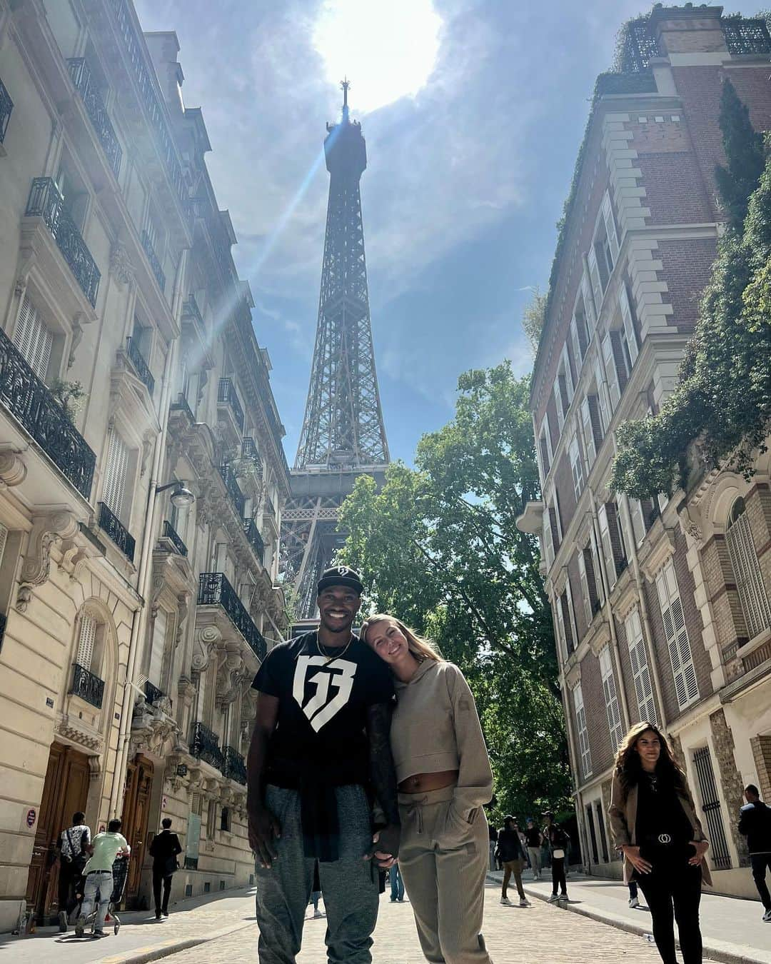 ロバート・グリフィン3世さんのインスタグラム写真 - (ロバート・グリフィン3世Instagram)「Views from Paris   #paris #love #happiness #bonjour #griffinfamily #eiffeltower #views」6月1日 2時58分 - rgiii