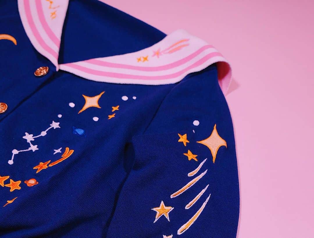 meyocoさんのインスタグラム写真 - (meyocoInstagram)「care for a closer look? ✨🌙 the sky sailor cardigan comes with a semi-crop length, 100% cotton knit, and dreamy embroideries 🌌」6月4日 2時00分 - meyoco