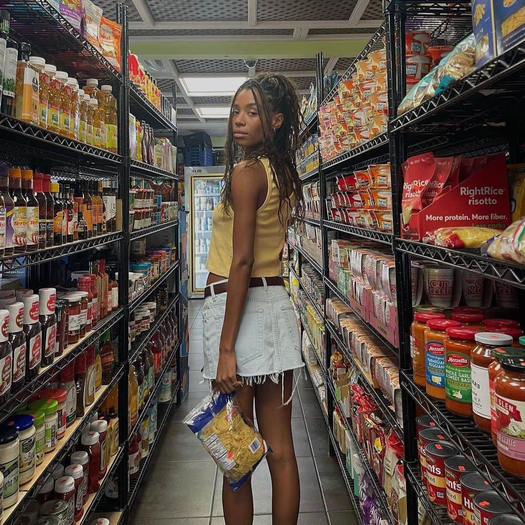 motherdenimのインスタグラム：「Pick Your Favorite.」