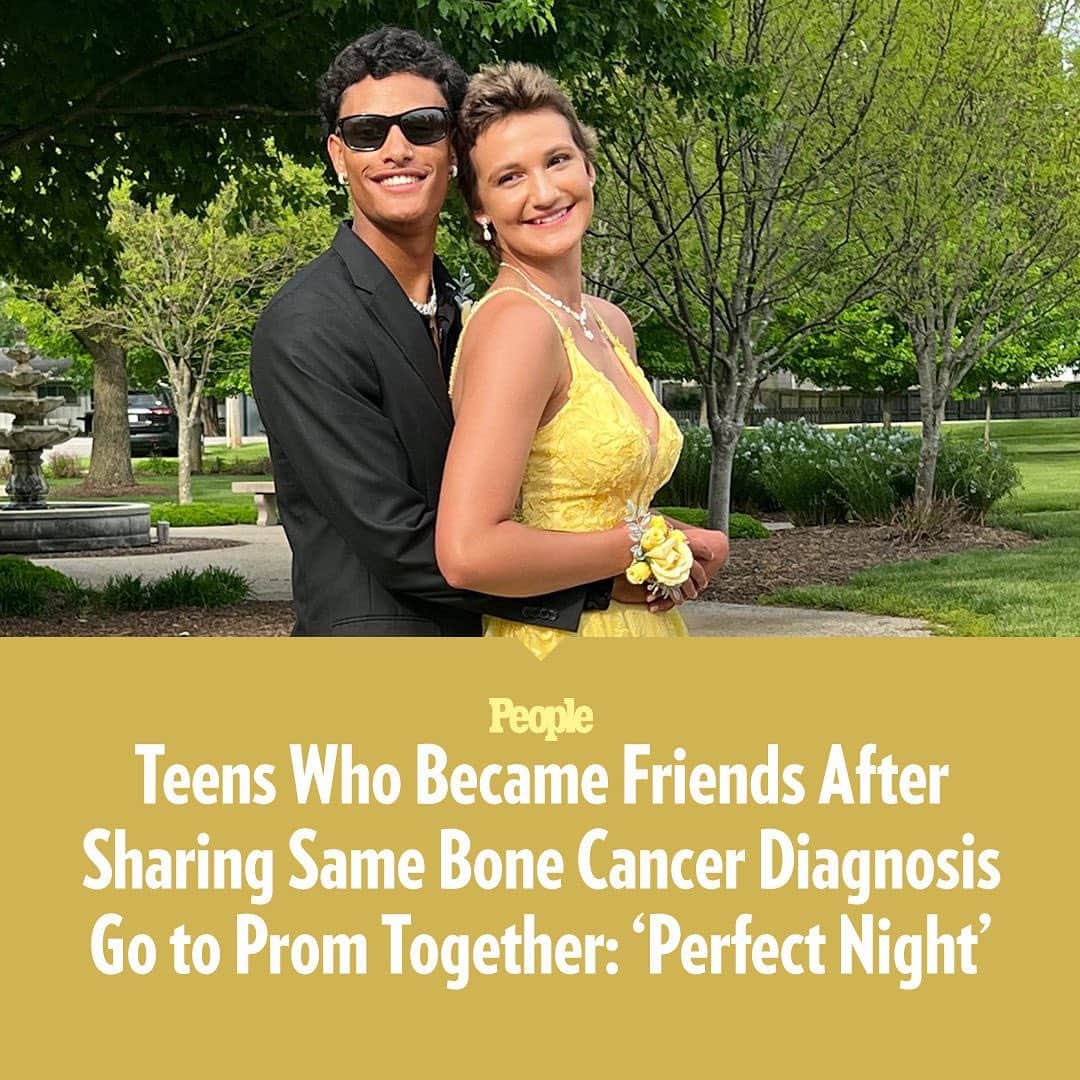People Magazineさんのインスタグラム写真 - (People MagazineInstagram)「Throughout her cancer treatments, 17-year-old Vivian Eagle focused on one thing: going to prom. This month, she got to do just that with a friend who knows exactly what she went through: 18-year-old Cade Thompson, who was diagnosed with the same bone cancer. 🙏  The pair met a month after the high school junior from Avon, Ind., was diagnosed with osteosarcoma. At the time, Cade, who lives nearby in Indianapolis, had just completed his treatments. He showed her his scars and the two became fast friends as he supported her through her chemo and surgery.  And on Saturday May 13, he escorted her to her high school prom. ❤️ “It was so fun,” Vivian tells PEOPLE. “I completely forgot about everything. It was just like I was a normal teenager again.” ✨ Read the full story at the link in our bio. | 📷: Courtesy Riley Children's Health」6月1日 3時34分 - people