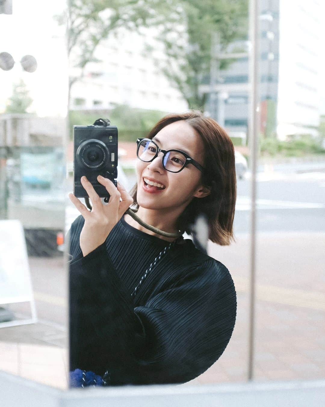 バイトゥーイ・ズワピットのインスタグラム：「อ่ะยิ้มมม 😁」