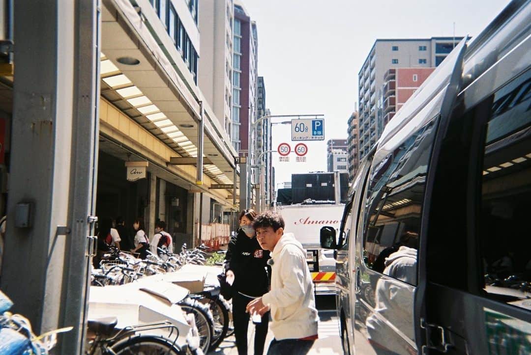 吉岡里帆さんのインスタグラム写真 - (吉岡里帆Instagram)「6月3日は"ごぶごぶ"に出ます！ 14時から放送やで。  関西圏の方見てなぁ 関東圏の方はtverで。  浜ちゃんとの大阪修学旅行をプロデュースしました。笑 大阪楽しかったなぁ  @shofukuteitsurube  #ごぶごぶ　#うつるんです」6月1日 13時39分 - riho_yoshioka