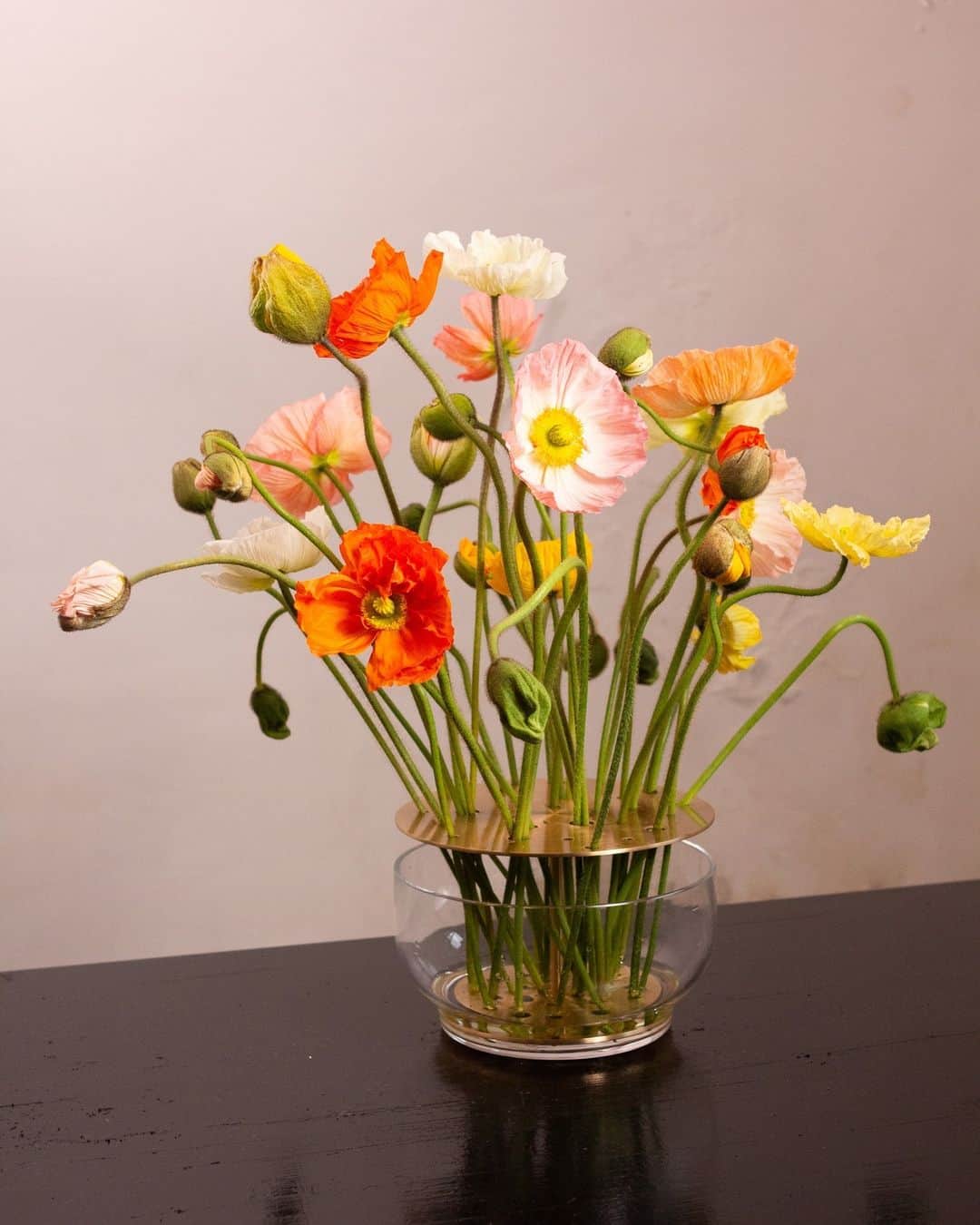 フリッツハンセンさんのインスタグラム写真 - (フリッツハンセンInstagram)「Fill with the year’s first blooms and introduce spring from within at home.⁠ ⁠ What flowers would you put in the Ikebana vase? Share your ideas and inspire others this spring. ⁠ ⁠ Tag #fritzhansen in an image of your arrangement for a chance to feature on Fritz Hansen’s channel.⁠」6月1日 14時00分 - fritzhansen
