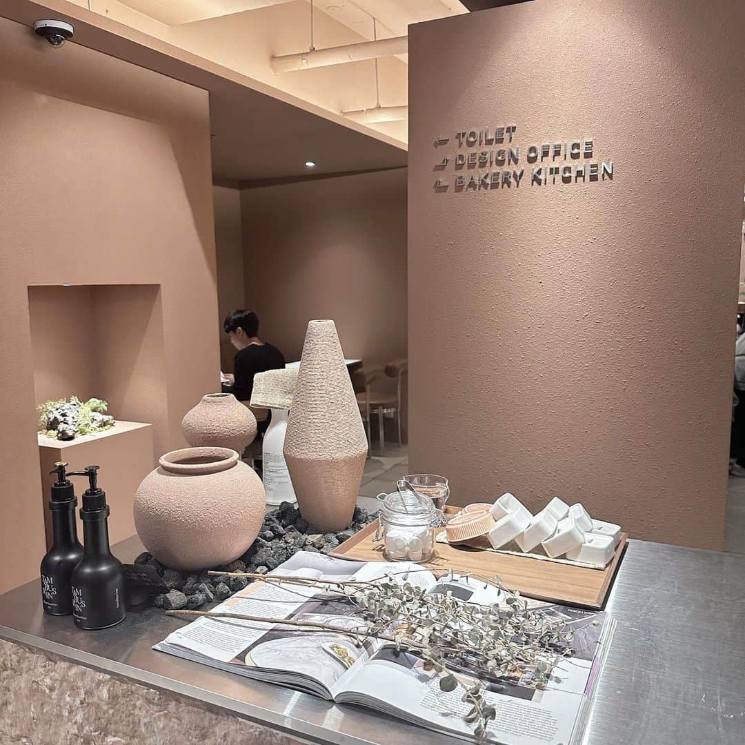 林田沙綾のインスタグラム：「韓国のかわいいcafe🇰🇷」
