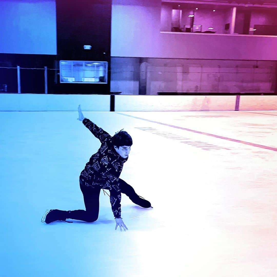ミーシャ・ジーのインスタグラム：「Void of Madness - Muse” Andrew Torgashev - FP #Choreography」