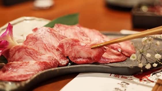 けんさむさんのインスタグラム写真 - (けんさむInstagram)「けんさむ🐶です‪🐮🍖 【#褐火 かっか】🔥お昼からテンションの上がる焼肉ぅ‼️ ご紹介します🔥🍖熊本#銀座通り 📍#褐火総本店  いいね👍フォロー👯‍♂️Thankyou😇✨ 皆さんの熊本のお気に入りを教えてください🌿 DM💭待ってます🐶🎶 . #pr #けんさむの熊本紹介 #熊本 #熊本グルメ #くまモン #けんさむ #熊本観光 #熊本県 #kumamoto #熊本ランチ #焼肉ランチ #焼肉 #熊本焼肉 #ご褒美ランチ #昼飲み」6月1日 14時51分 - kensome_kumamoto