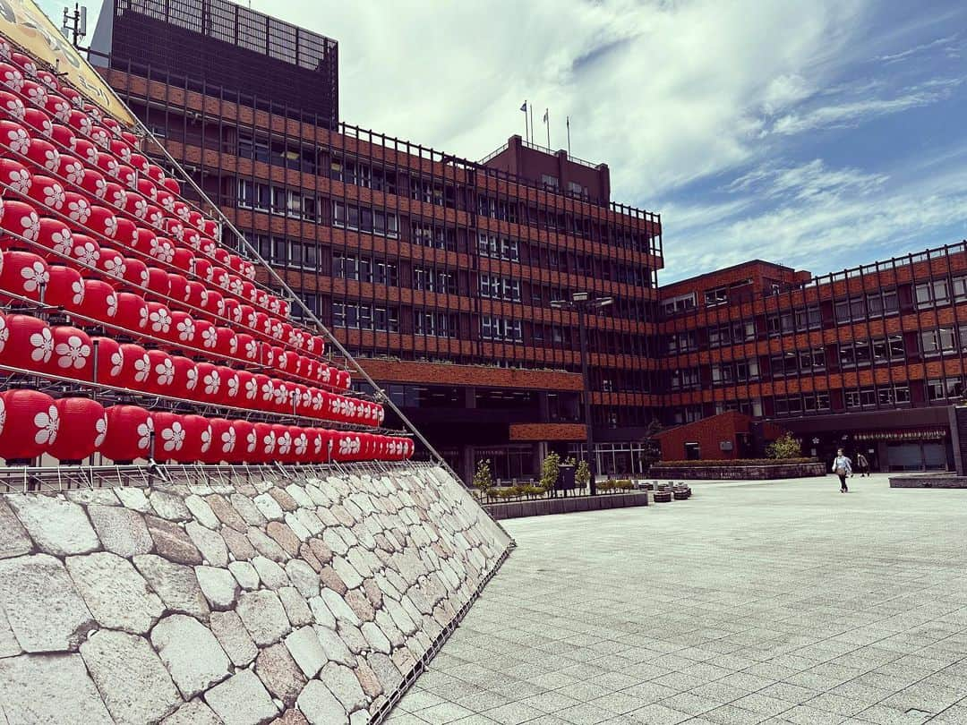 japantripのインスタグラム：「昨日は、金沢市役所に行ってきました。 #金沢市  #kanazawa  #kanazawacity  #加賀百万石祭り」