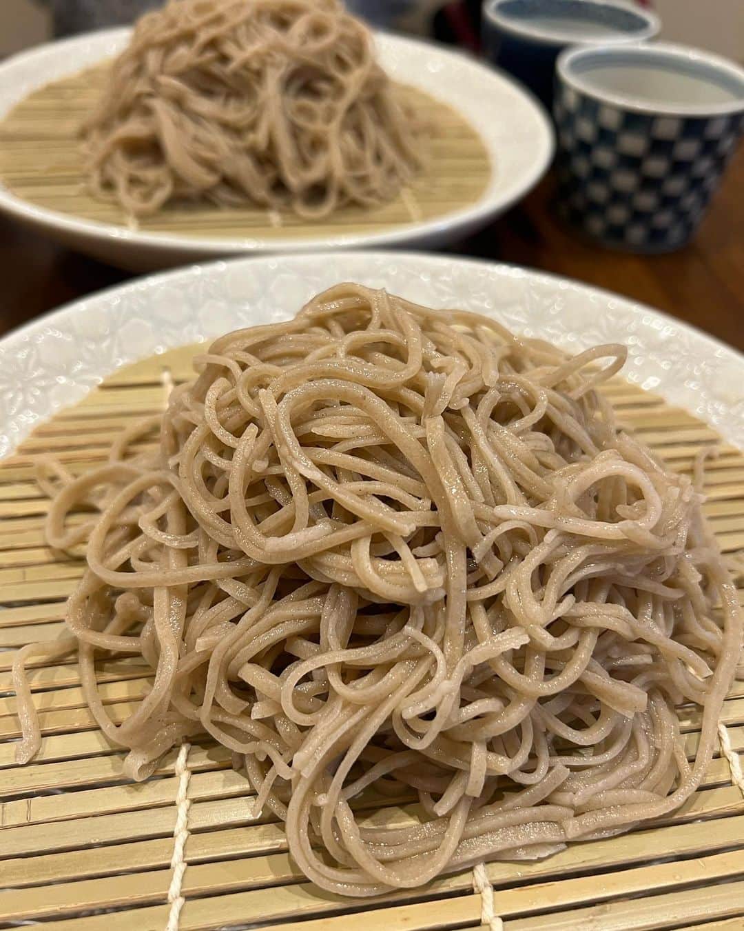 のインスタグラム：「昨日はママ友と恵比寿にある蕎麦懐石　義へ！ @sobakaiseki_gi   私の大好きなお蕎麦屋さん\(//∇//)\ 細くてコシがあって、蕎麦の香りがしっかりするんだよね╰(*´︶`*)╯♡  最近ランチが水曜日と土曜日だけになってしまい、なかなか来れなかったから嬉しい(๑>◡<๑)  暑くなって来たし、これからますます蕎麦の季節ですね(o^^o)  デザートももちろん4種全部食べて来たよ〜\(//∇//)\  幸せ(〃ω〃)  #蕎麦#蕎麦懐石#蕎麦懐石義 #恵比寿グルメ#また行きたいお店」