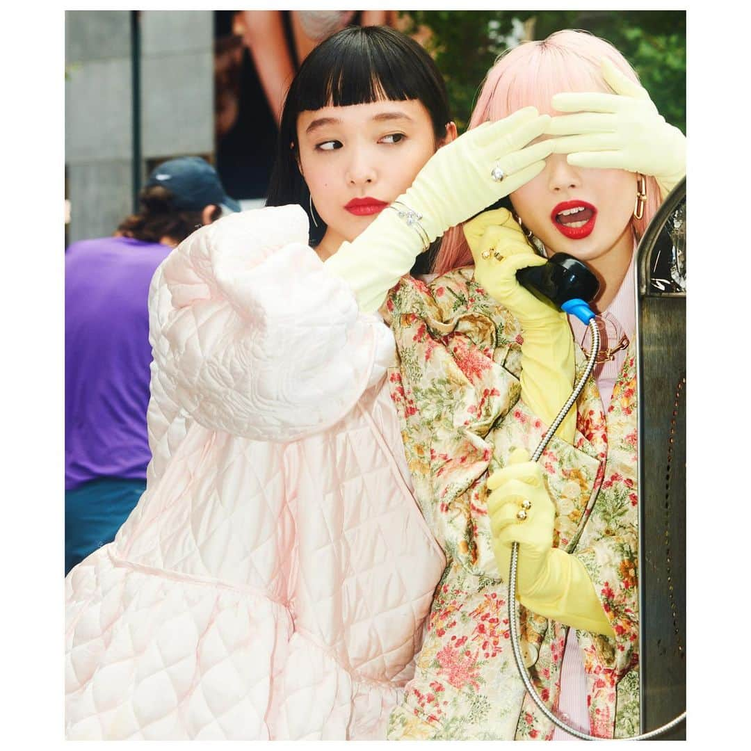 更井真理さんのインスタグラム写真 - (更井真理Instagram)「Thanks million @voguegirljapan ❤️❤️❤️ I had so much fun photo sessions and great memories with cool team @genarai @moro_yuki @chikako.kurazumi @saya_yonekura 💓 A bit melancholy journey feeling since the magazine is  closing.. “Nothing is eternity and size the day” from my right arm tattoo lol #yurinahirate #平手友梨奈 @yui_sakuma_official #佐久間由衣 @hikari #hikarimori @ai__hashimoto #aihashimoto #tokomiura #三浦透子 @yuka #yukamannami @warukatta #fernandaly @yuuuuukko_ #荒木優子 @clarecirillo  #voguegirljapan」6月1日 6時46分 - saraimari724