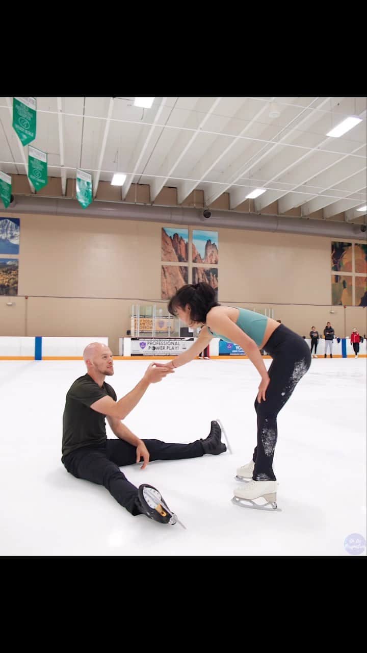 ダニエル・オシェイのインスタグラム：「Sucking at something is the first step towards being sorta good at something! 🙃🤓  @elliekam.w 🤦🏻‍♀️ @oniceperspectives 🎥」