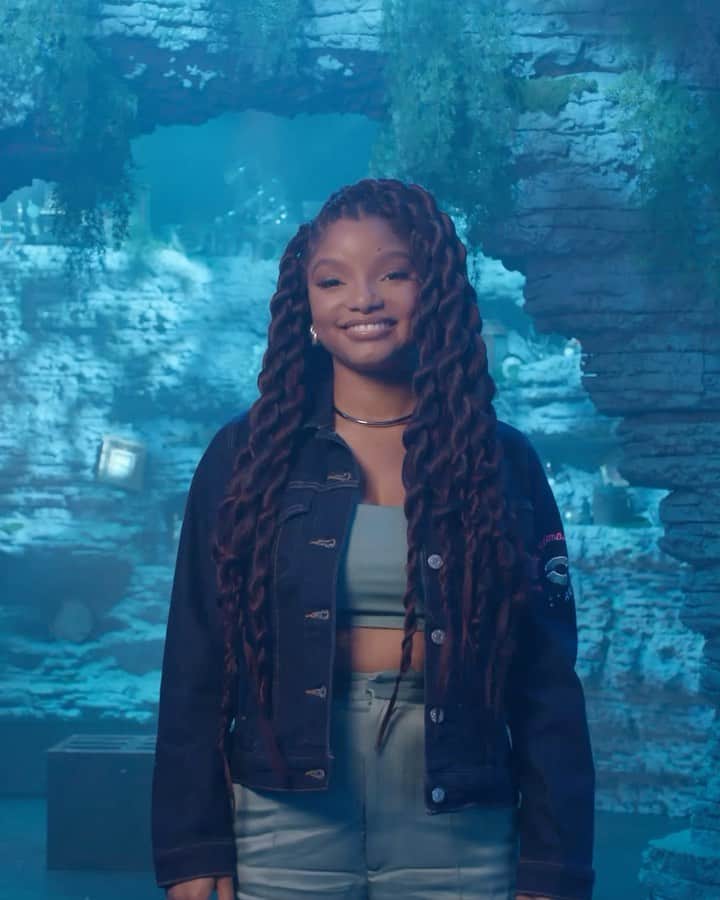 Wal-Mart Stores, Incのインスタグラム：「Get ready for our most magical, musical #WalmartLive yet. ✨🌊 Tune in this Fri., June 2 at 6pm ET to celebrate Disney’s #TheLittleMermaid at CAMP with sing-alongs & new movie merch—plus a special message from @HalleBailey!」