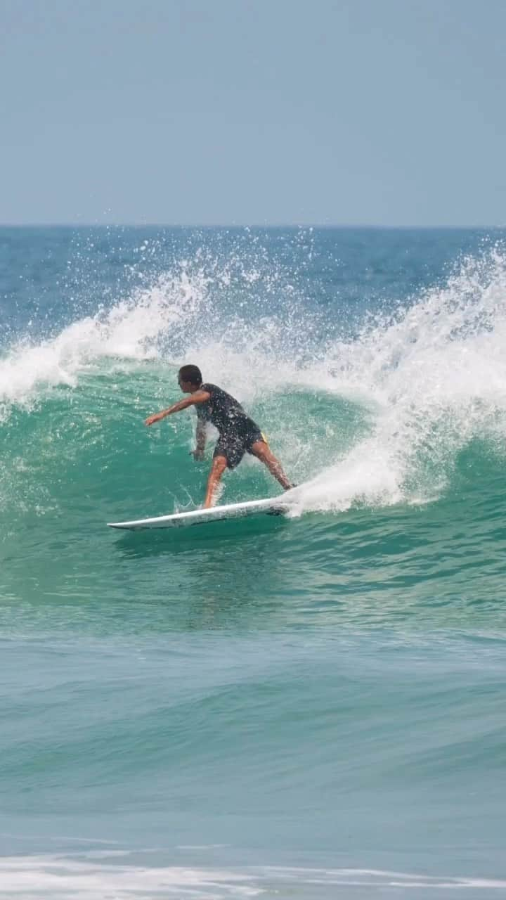 ロストのインスタグラム：「Laying a brand new @lostsurfboards #LightSpeed Driver 3.0 on rail in the Yesteryear Boardshort Black @gaelfromhell 📷 @nfost_photo #lostsurfboards #lostclothing」