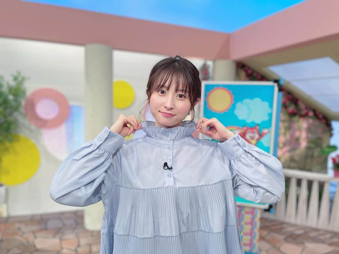 佐藤佳奈のインスタグラム：「首元が特徴的な衣装でした👸🏻  明日は大雨の予報ですので、今日のうちに対策しておきましょう💦  #すまたん #すまたんzip」