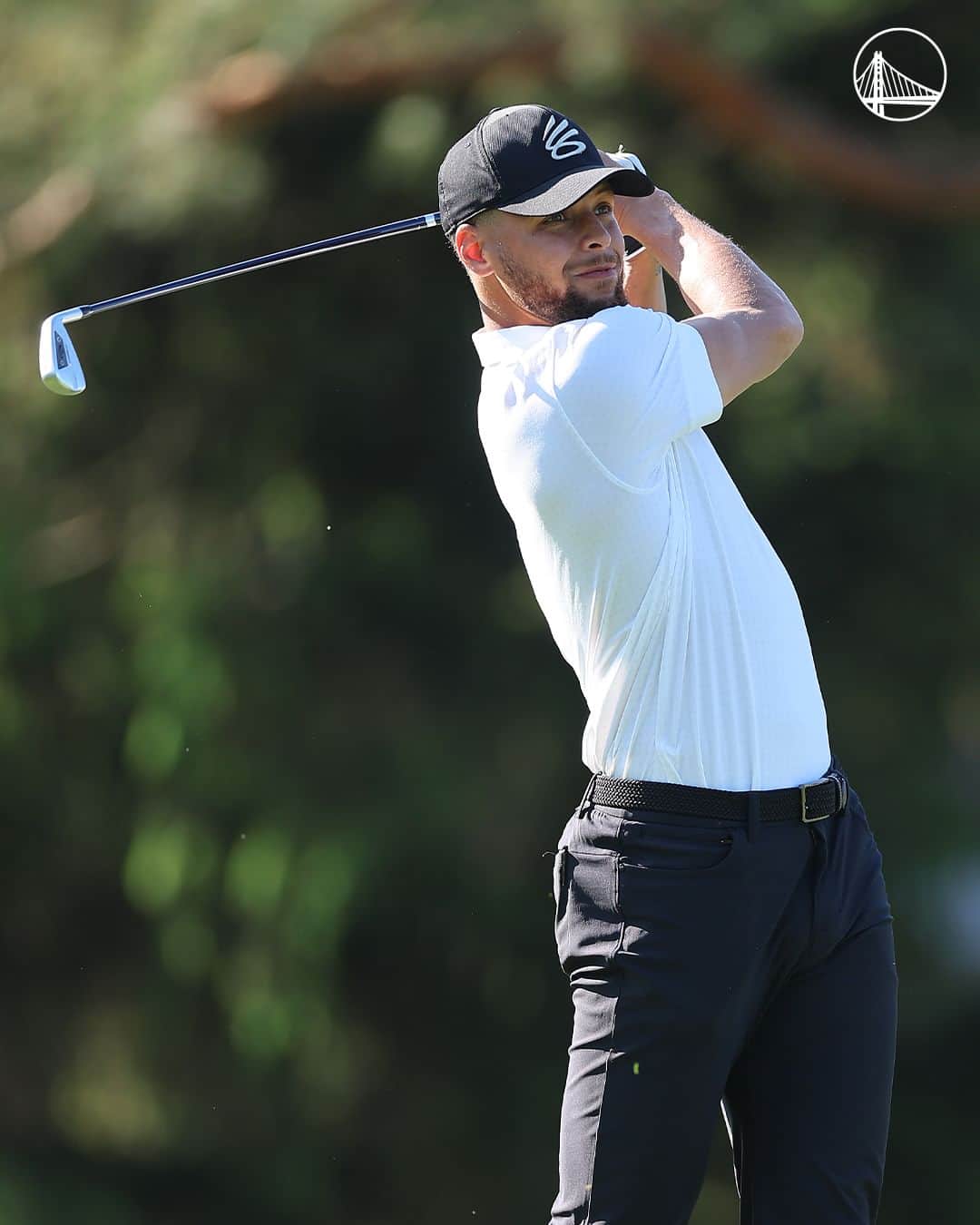 ゴールデンステート・ウォリアーズのインスタグラム：「Off-season hobbies with No. 30 🏌️‍♂️  Steph is participating in the Memorial Pro-Am featuring some familiar faces from the PGA.」