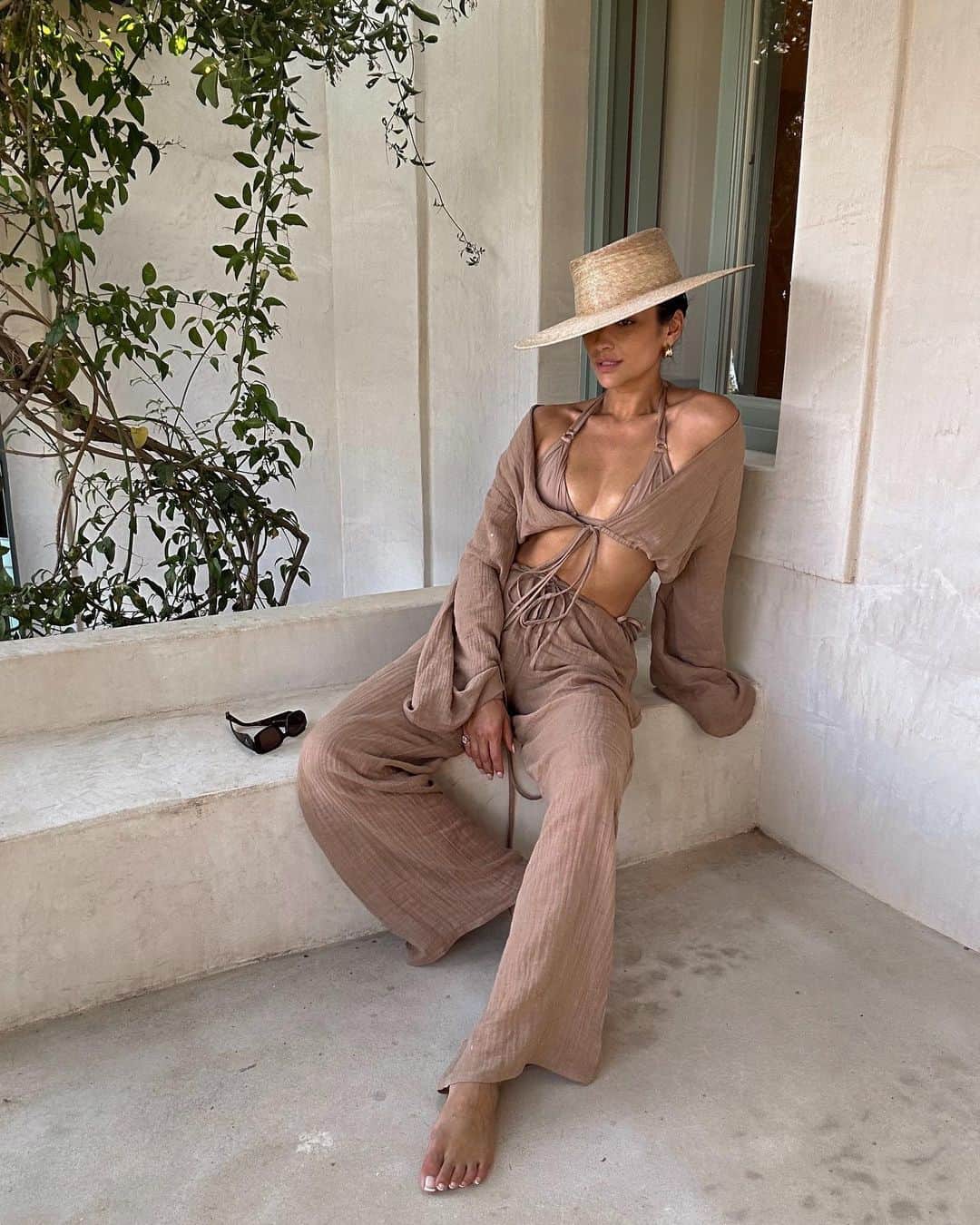 シェイ・ミッチェルさんのインスタグラム写真 - (シェイ・ミッチェルInstagram)「I didn’t feel like doing my eye makeup」6月1日 8時28分 - shaymitchell